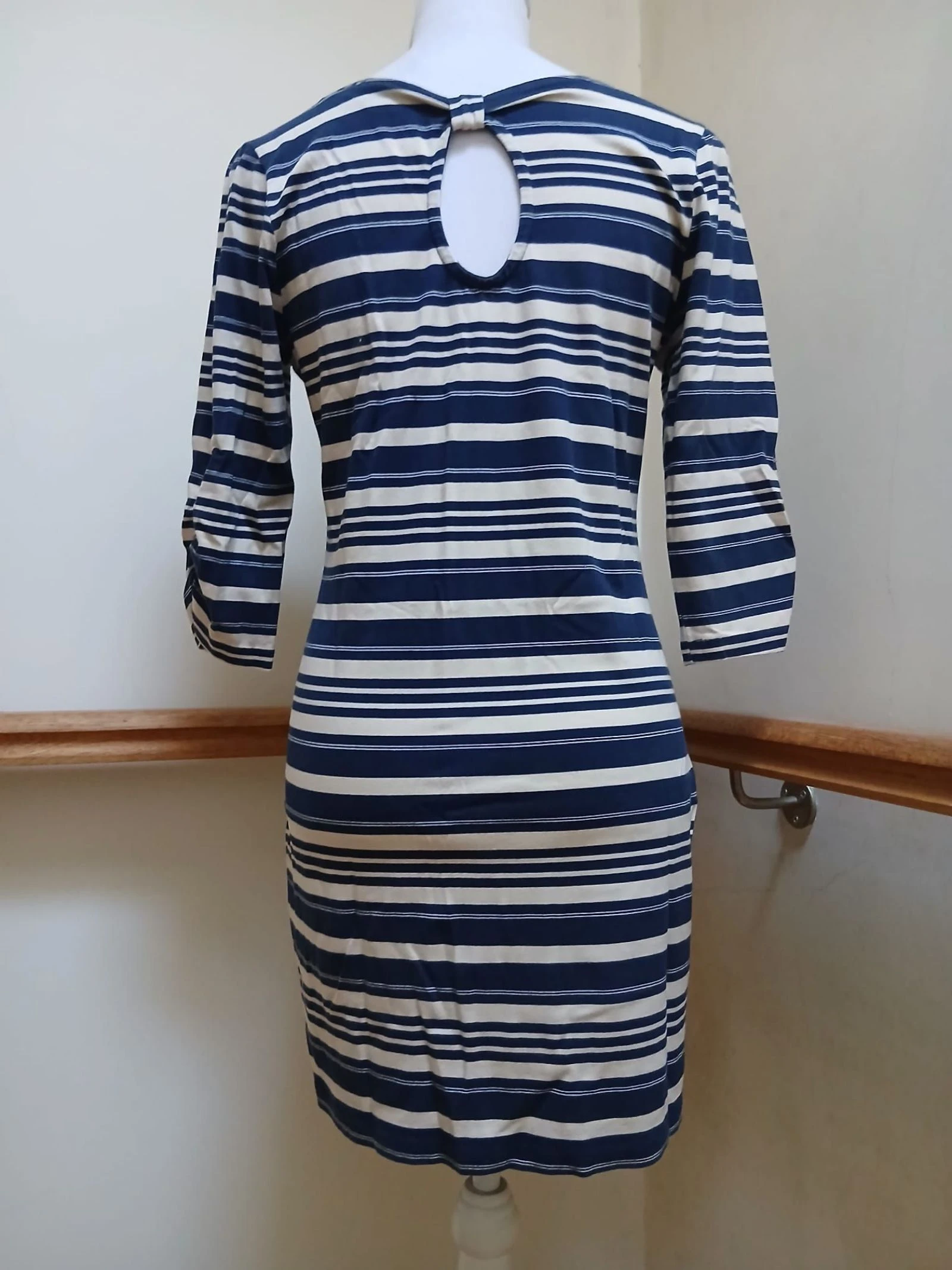 Robe blanche comme neuve – photo 3